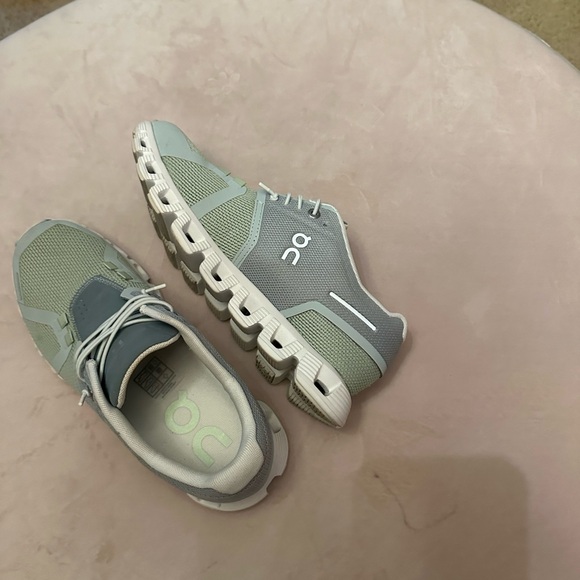 On Cloud 5 - Picture 2 of 4